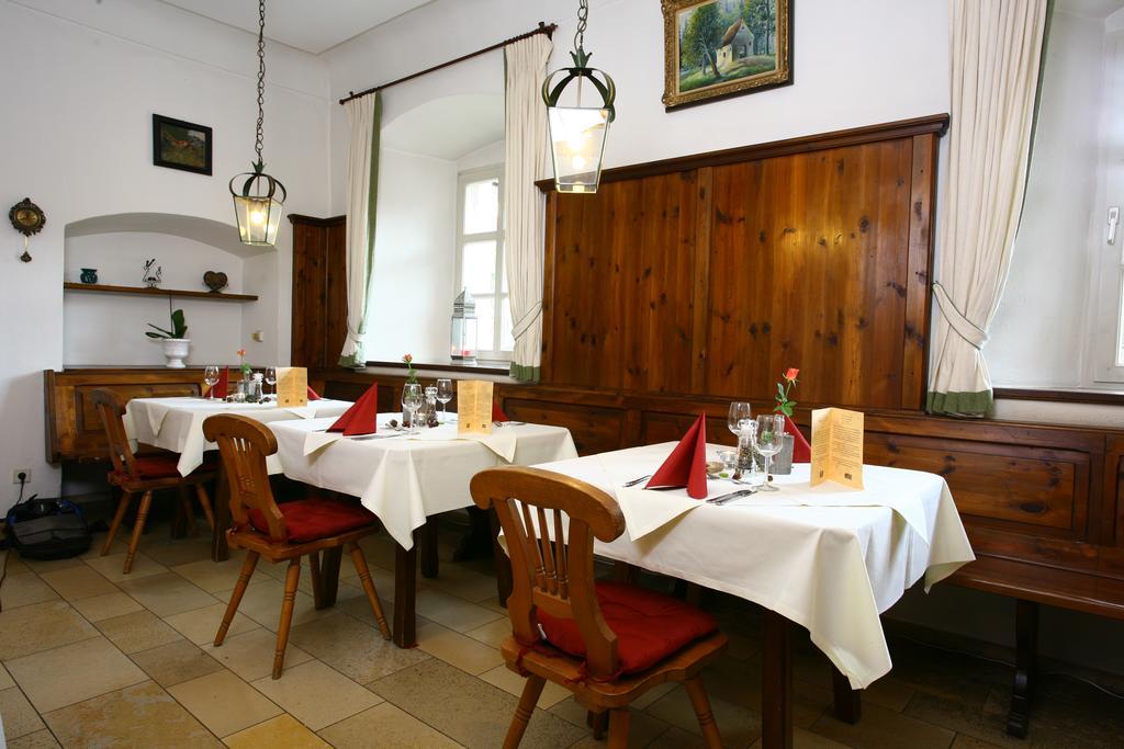 Hotel Landschloss Ernestgruen 3*
